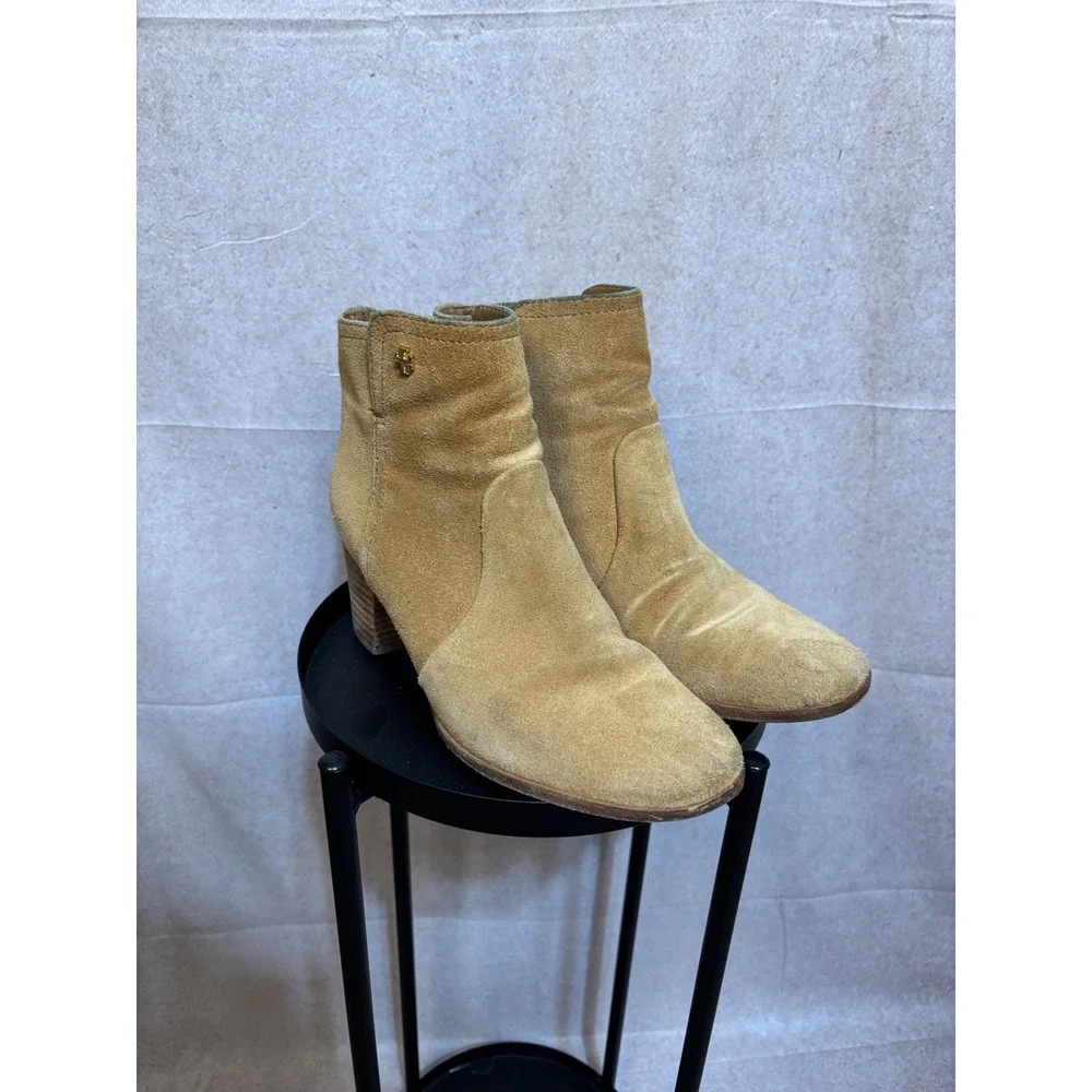Tory Burch Tan Suede Ankle Boots Block Heel Gold Logo‎ 8.5M 22158347